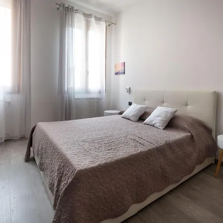 Apartment Celestia Terrazza Canal View Venice