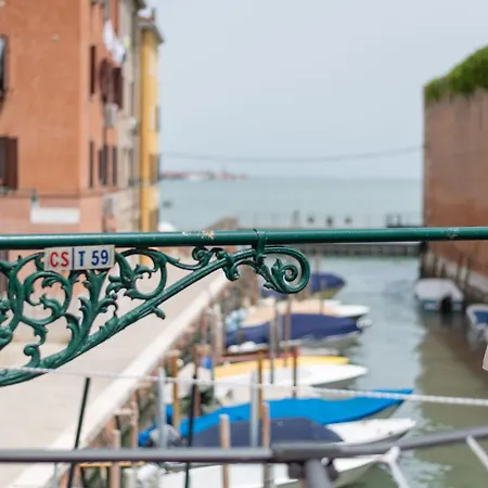 Celestia Terrazza Canal View * Venice